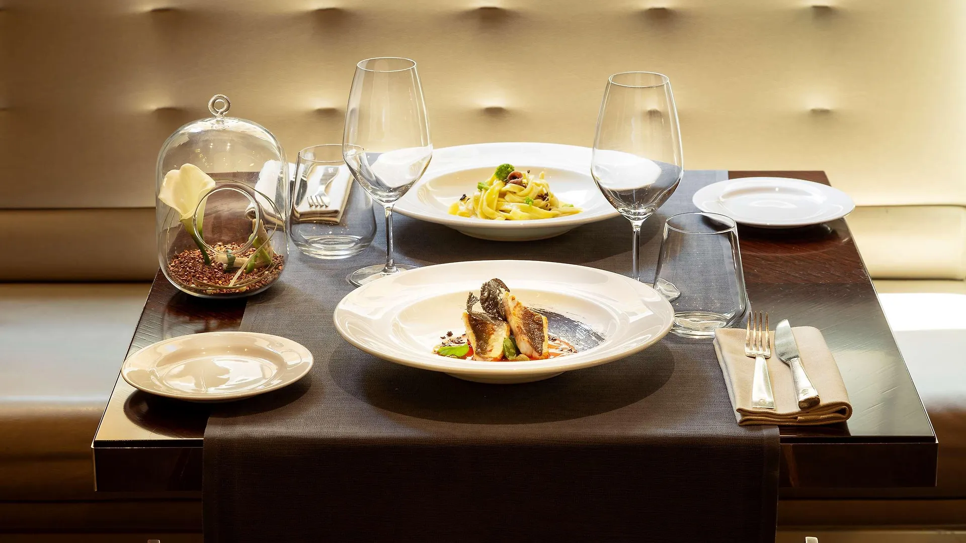 Meliá Genova Hotell 5*, Genua Italien