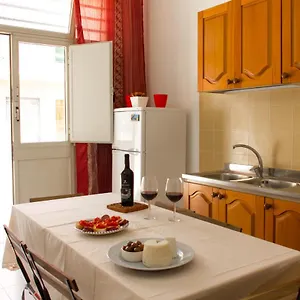 https://il-cortile-della-giara.sicilyhotelsitaly.net